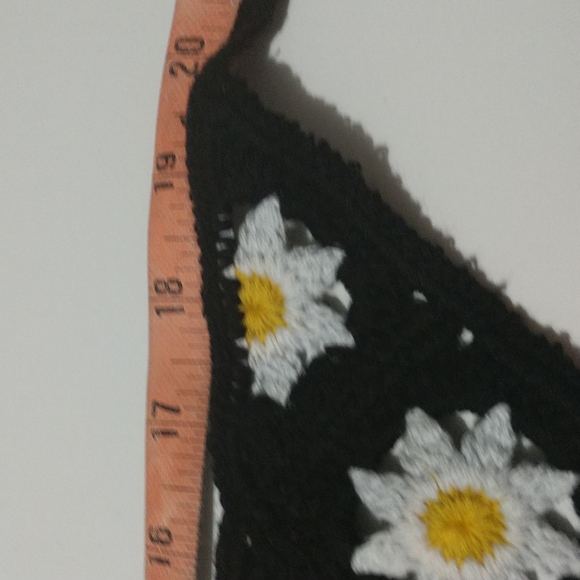 Crochet Bandana Headscarf Daisy Flowers - Picture 8 of 9